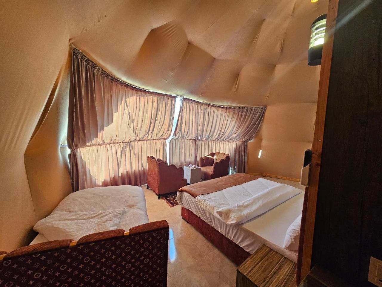 Wadi Rum Oscar Camp Екстериор снимка